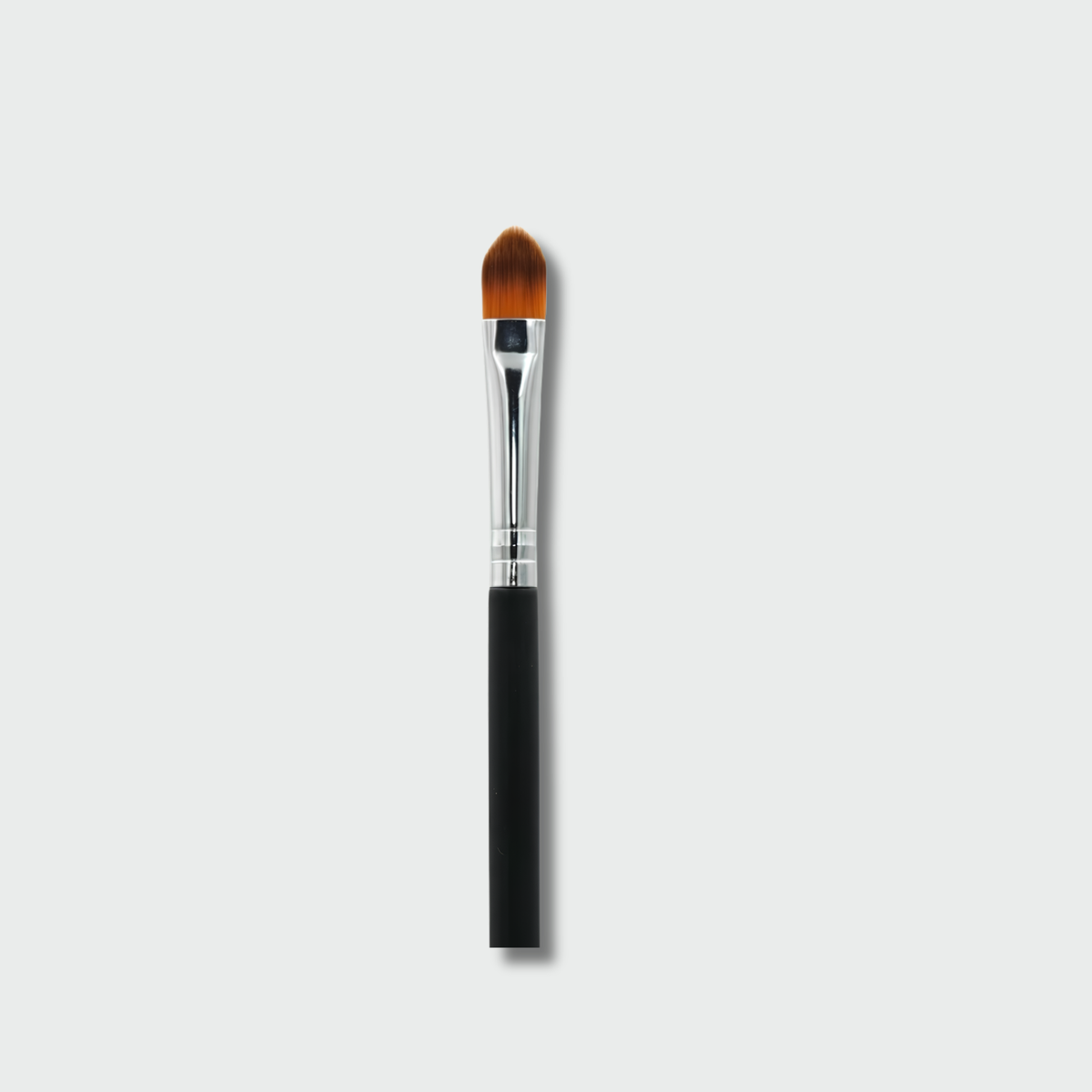 Jenn of Arch concealer brush with soft bristles and a streamlined handle, ideal for precise concealer application on the skin.