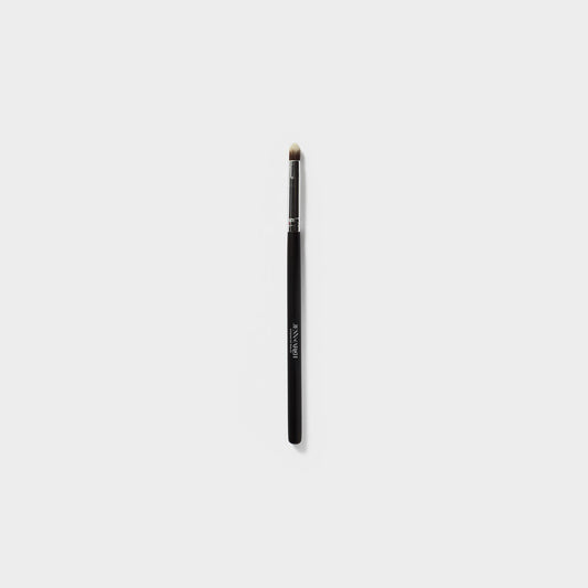 Jenn of Arch smudger brush with soft bristles for blending eyeshadow and creating smoky eye looks.
